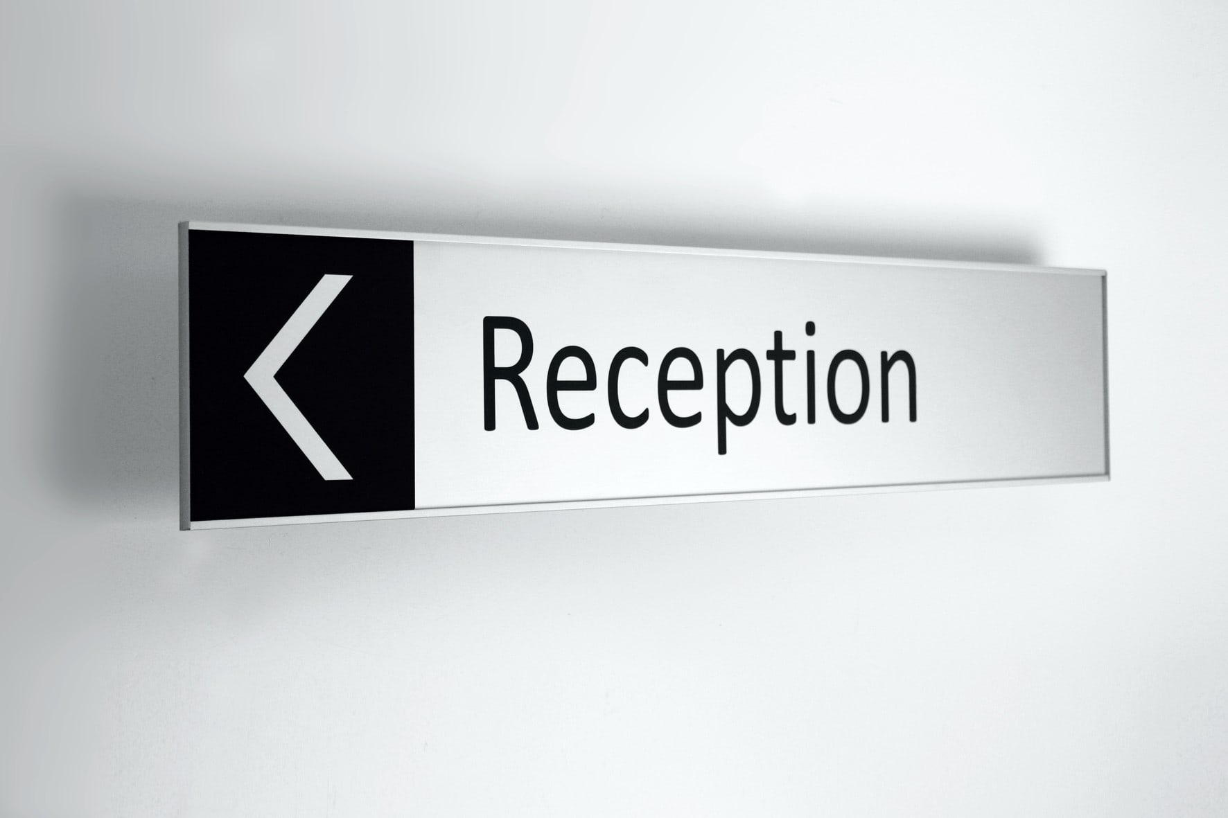 S2K Vertex wall-mounted reception sign